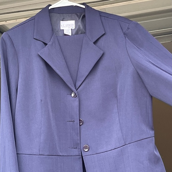 Women Business Suits - Picture 2 of 2